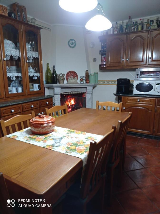 A Casa Da Ti Laura 2 Hotell Aveiro Exteriör bild
